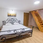 Kamenjarka Vila *