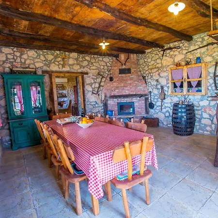 Kamenjarka * Široki Brijeg