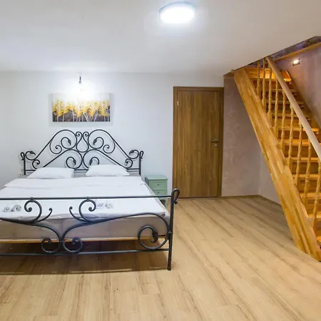 Kamenjarka * Široki Brijeg