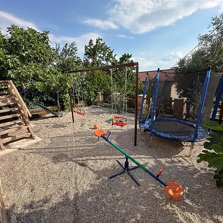 Villa Kamenjarka Široki Brijeg