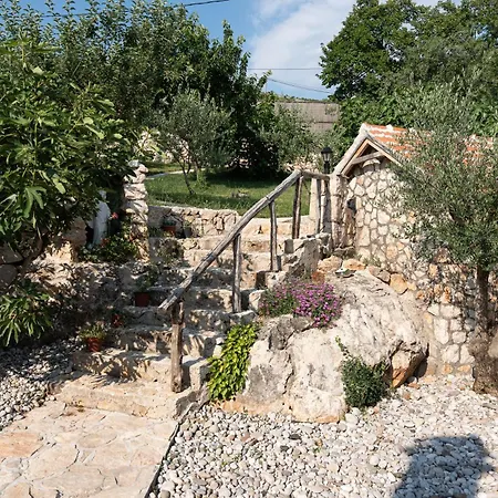 Villa Kamenjarka *