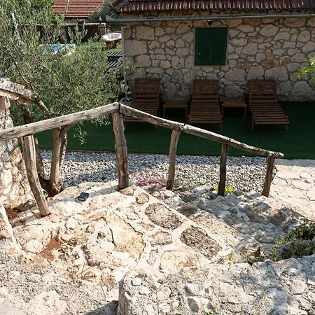 Kamenjarka * Široki Brijeg