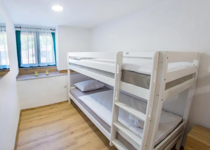 Kamenjarka * Široki Brijeg